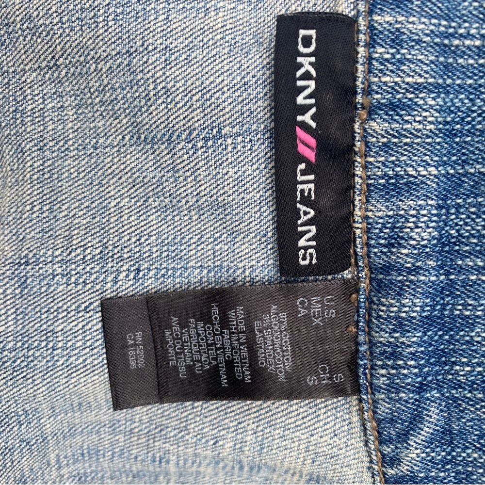 DKNY Jean Jacket Vintage 2000's size Size SMALL excellent condition - Picture 9 of 9